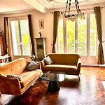 Charme, Confort Et Tradition à Côté De Montmartre *