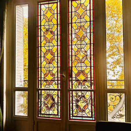 Charme, Confort Et Tradition A Cote De Montmartre Apartament *