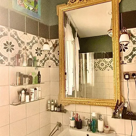 Charme, Confort Et Tradition A Cote De Montmartre Appartamento