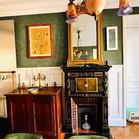 Charme, Confort Et Tradition A Cote De Montmartre * Parijs