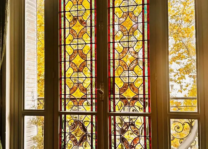 Charme, Confort Et Tradition A Cote De Montmartre Appartement *